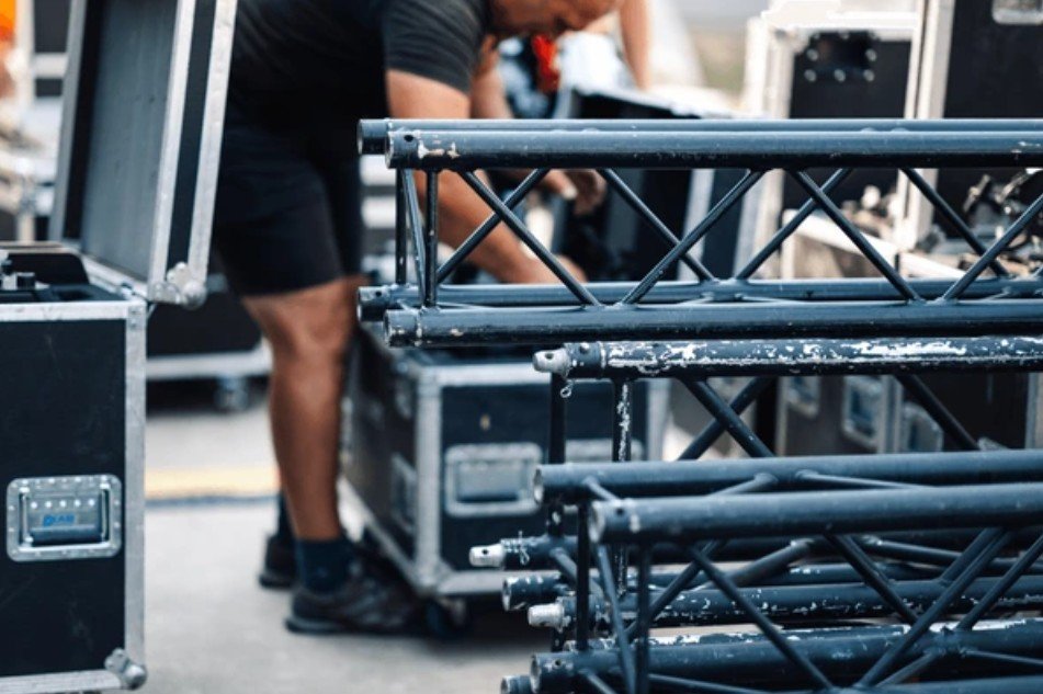 Truss, Rigging & Stage Setup